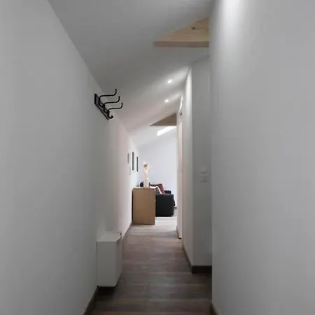 Serenity F2 Sous Les Toits Frontalier 아파트 *